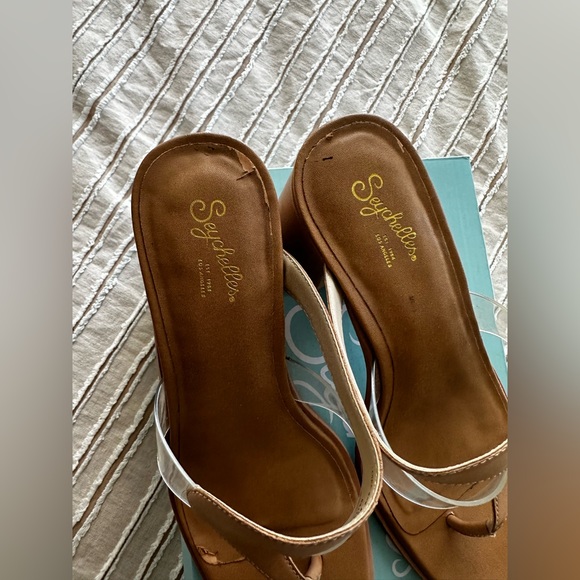 Seychelles Neutral Heeled Thong Sandals - Picture 6 of 8